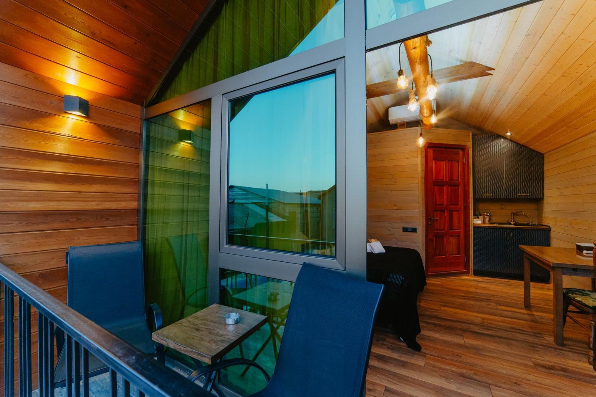 Wanderholic Hotel Telavi Exterior photo