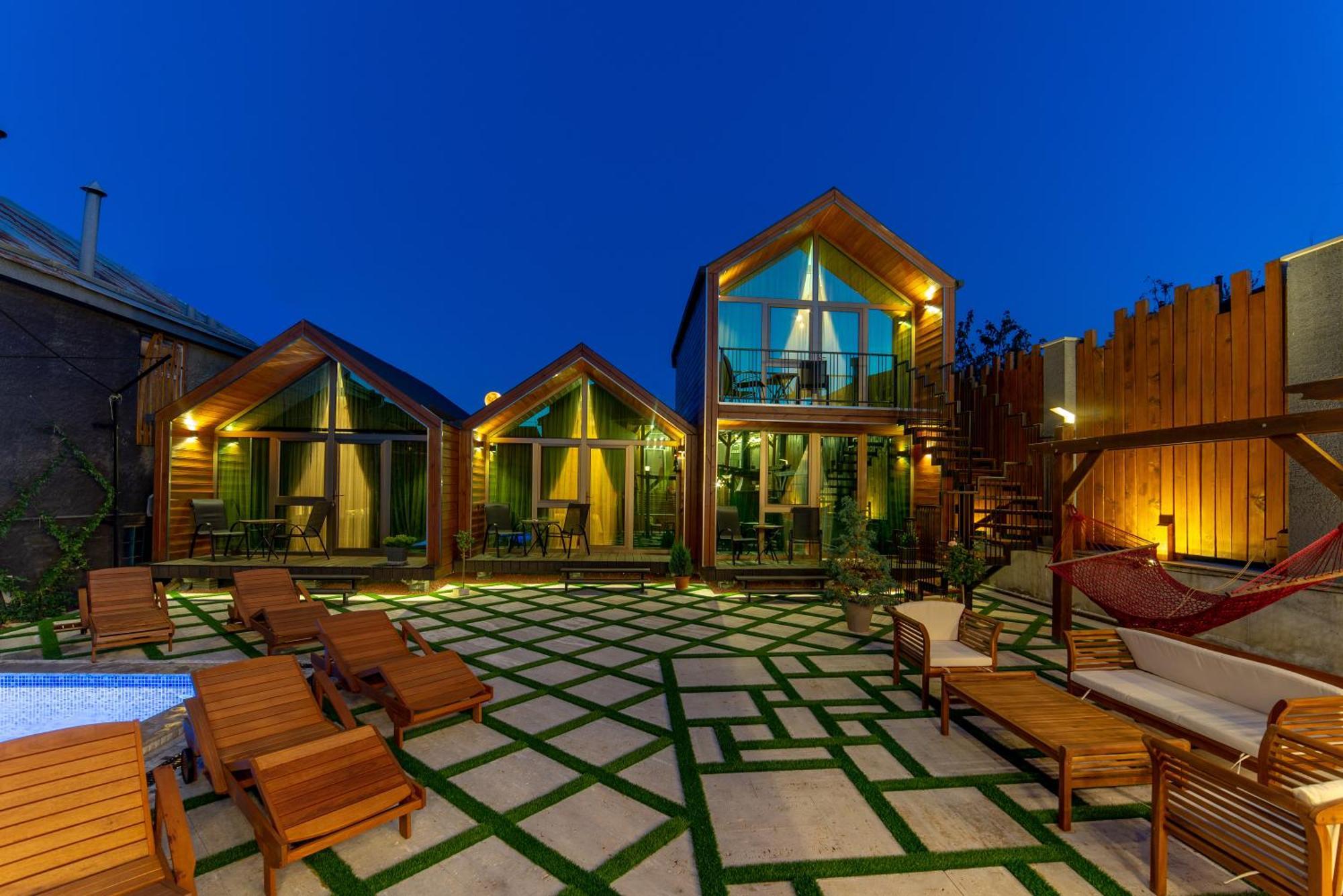 Wanderholic Hotel Telavi Exterior photo